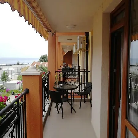 Apartamento Викторио3